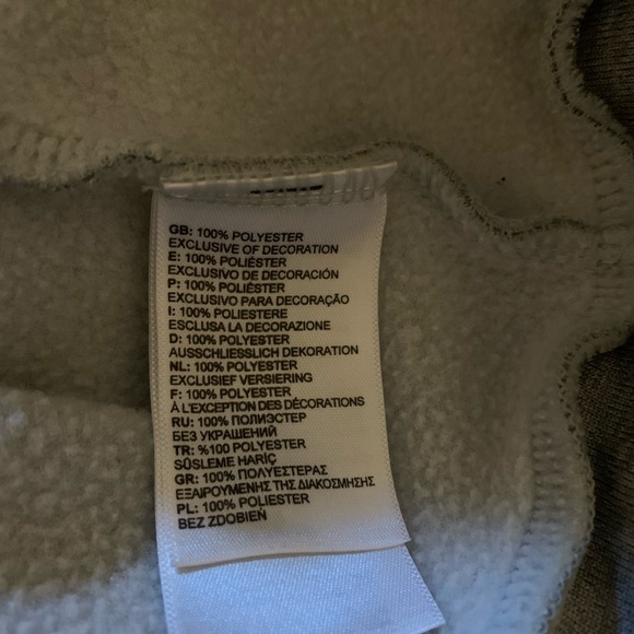 The North Face Sweatshirt - Picture 8 of 9